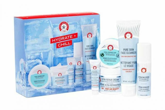 Tikslinis FIRST AID BEAUTY Hydrate + Chill Skincare dovanų rinkinys